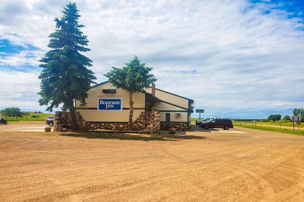 Rodeway Inn Gateway To Medora T-Roosevelt & Makoshika State Park Wibaux Экстерьер фото