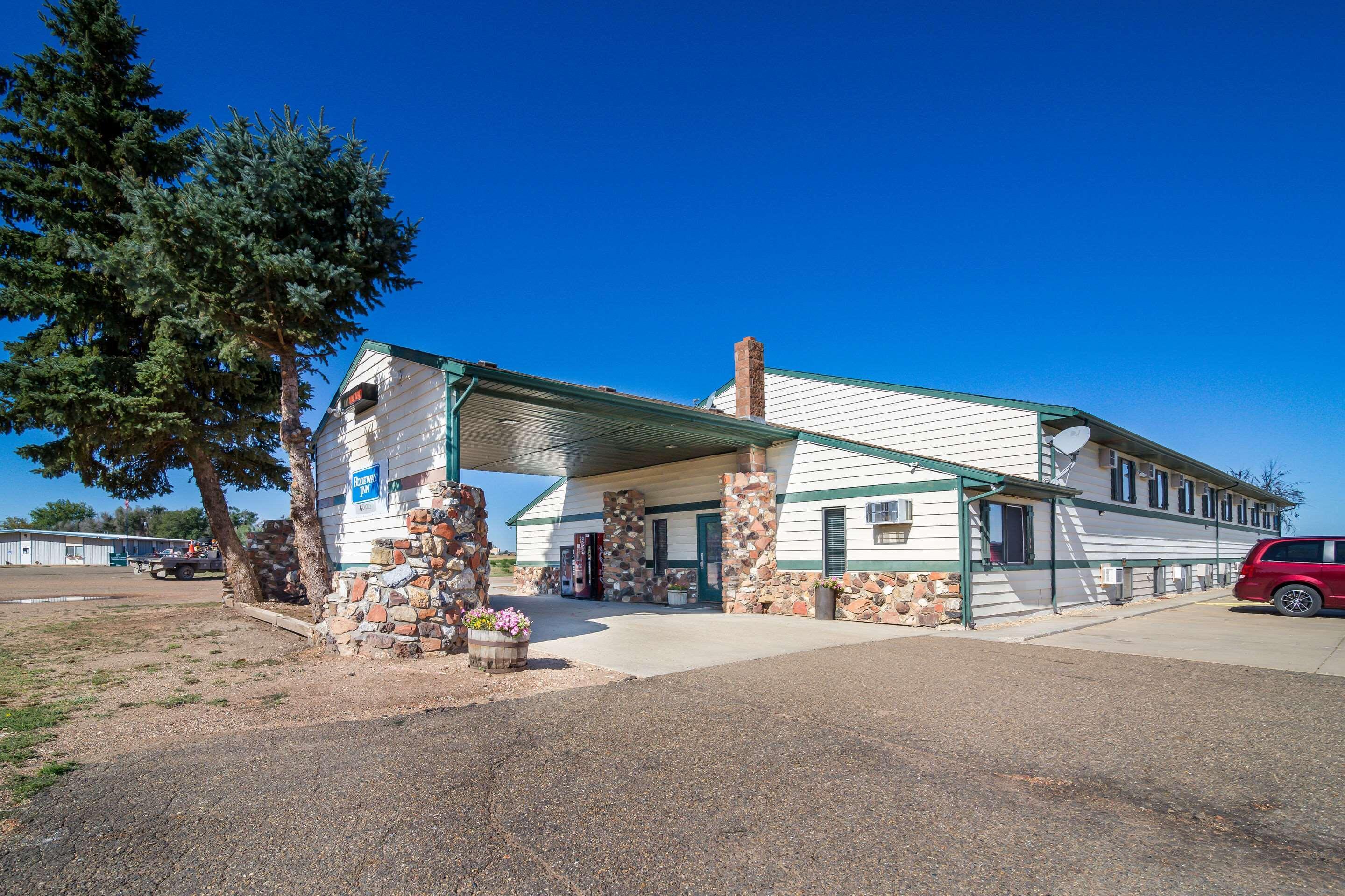 Rodeway Inn Gateway To Medora T-Roosevelt & Makoshika State Park Wibaux Экстерьер фото