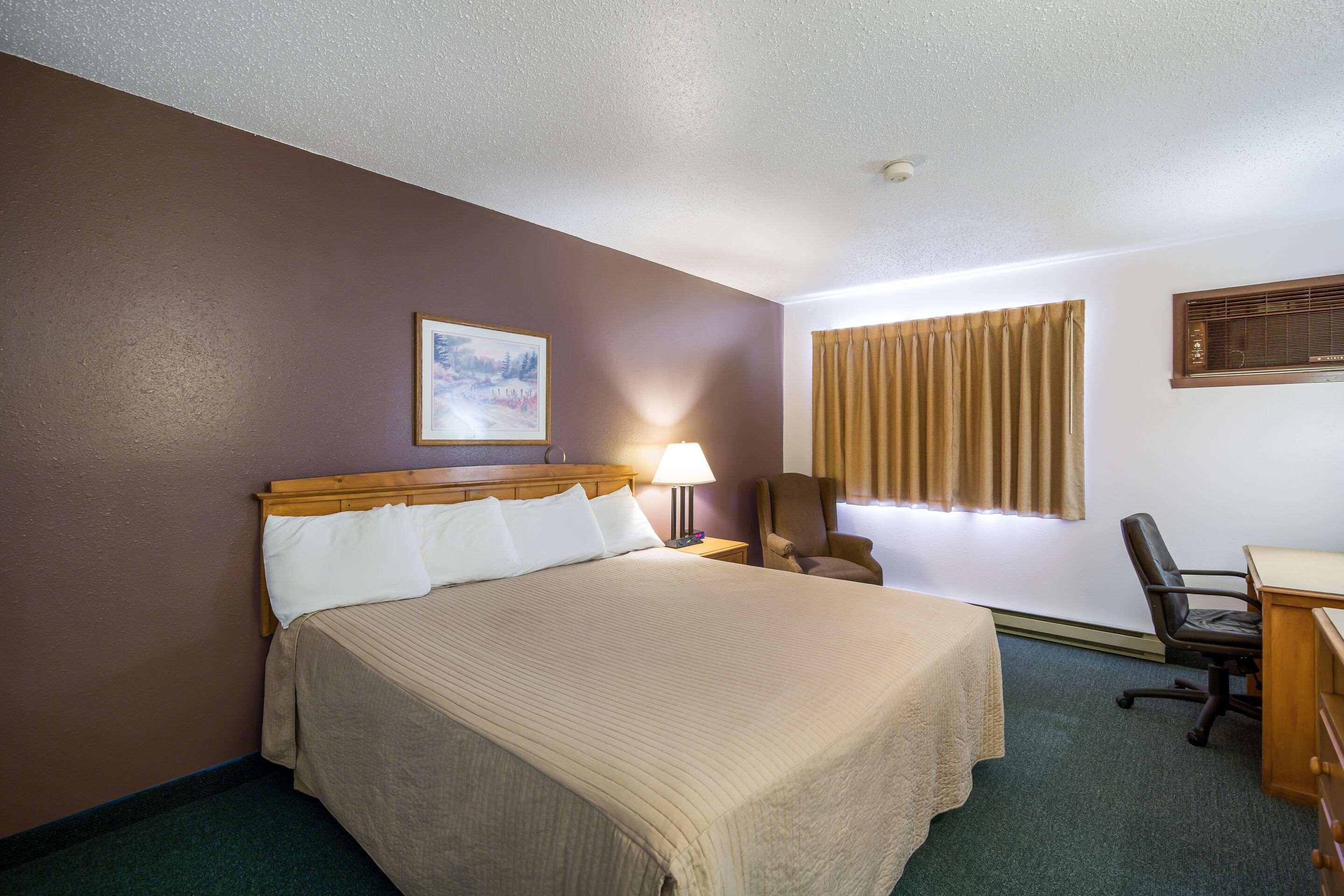 Rodeway Inn Gateway To Medora T-Roosevelt & Makoshika State Park Wibaux Экстерьер фото